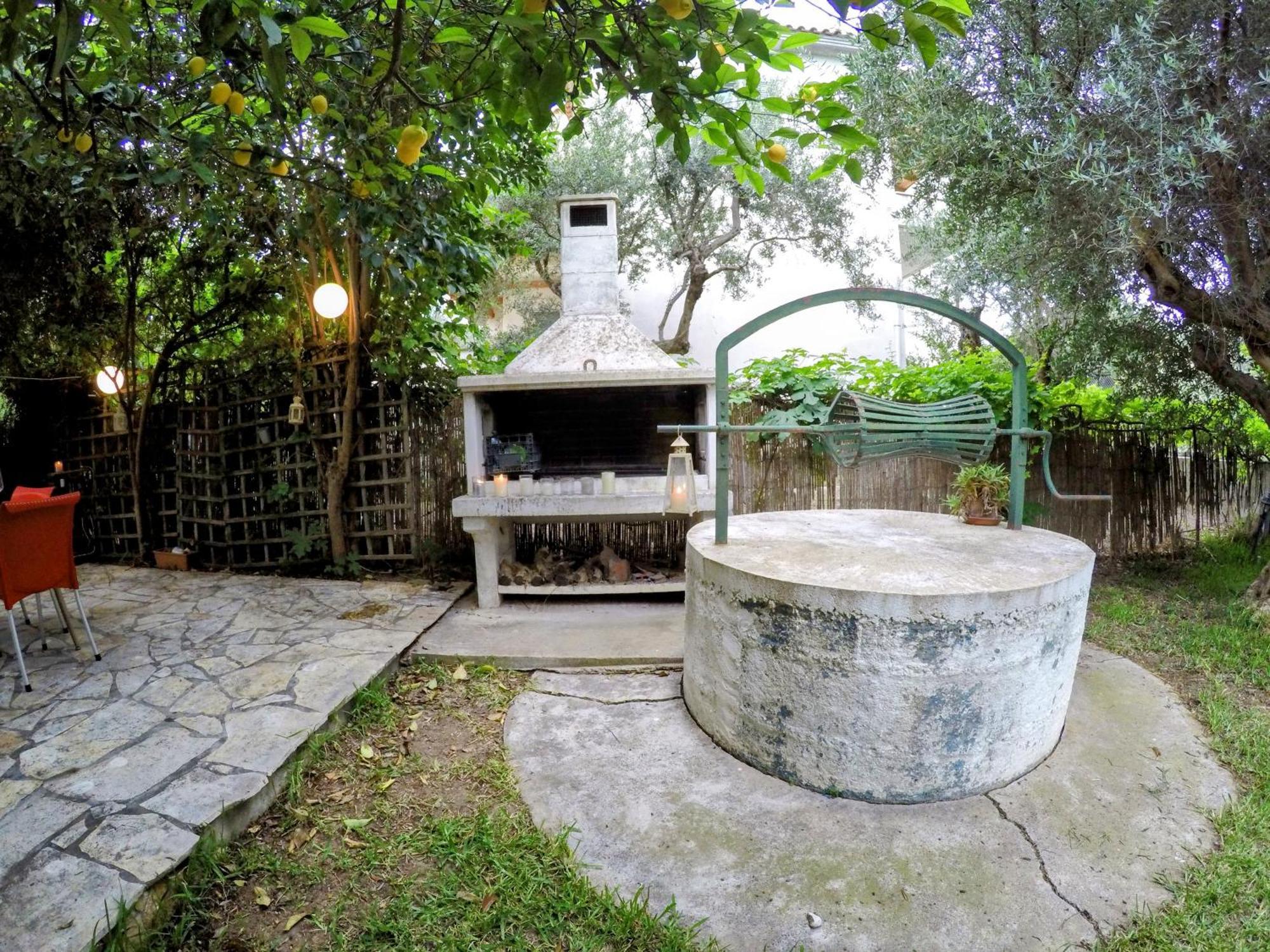 Σπίτι Στο Ρίο Πατρών Με Κήπο - Detached House In Rio With Garden Διαμέρισμα Εξωτερικό φωτογραφία